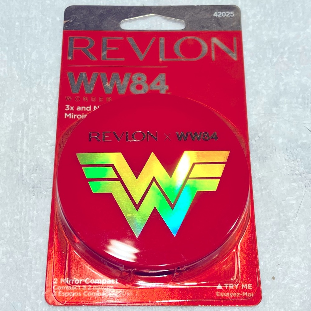 Wonder Woman compact